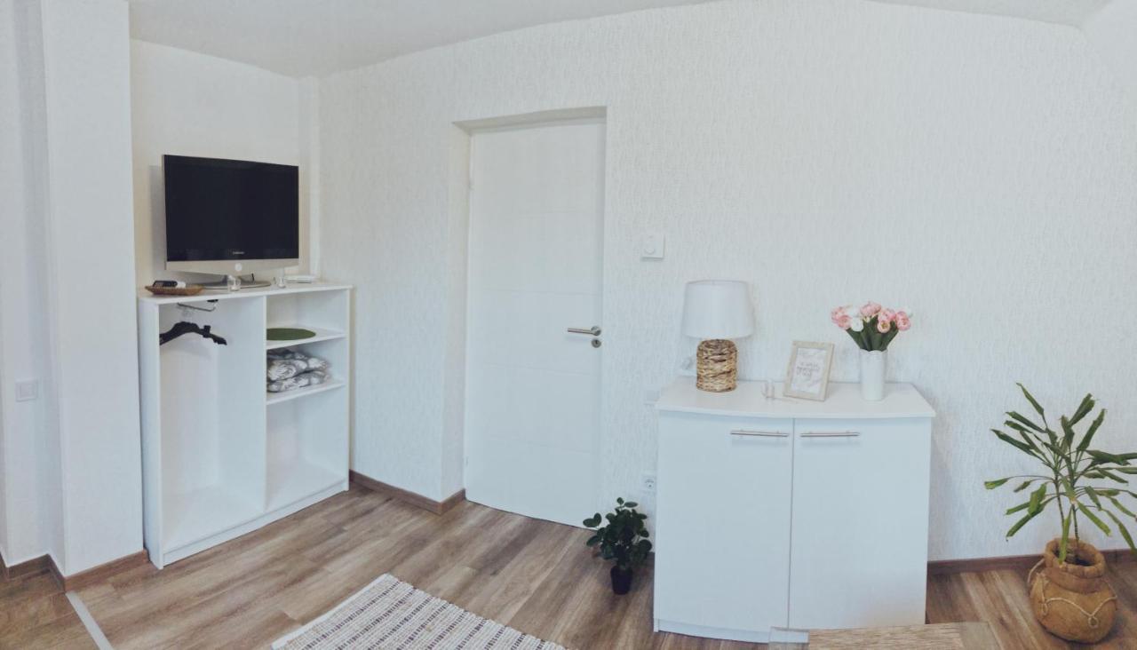 Tramini Apartmanok Eger Exterior foto